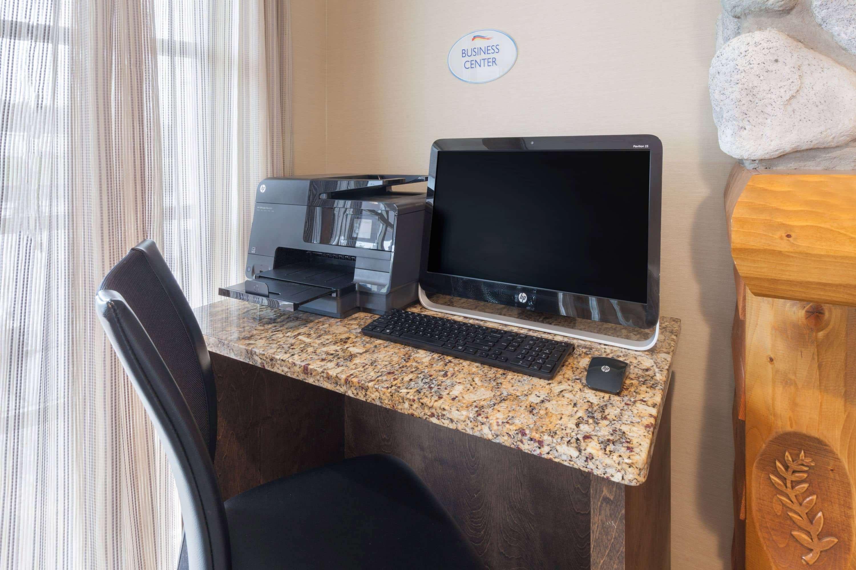 Baymont By Wyndham St. Ignace Lakefront Exterior photo