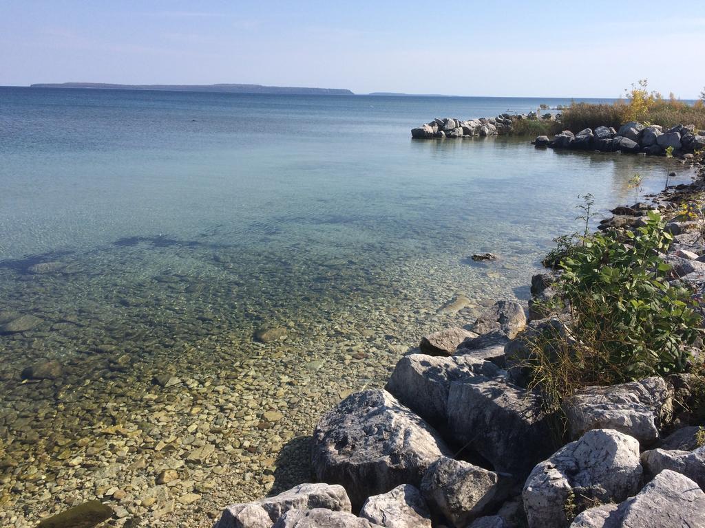 Baymont By Wyndham St. Ignace Lakefront Exterior photo
